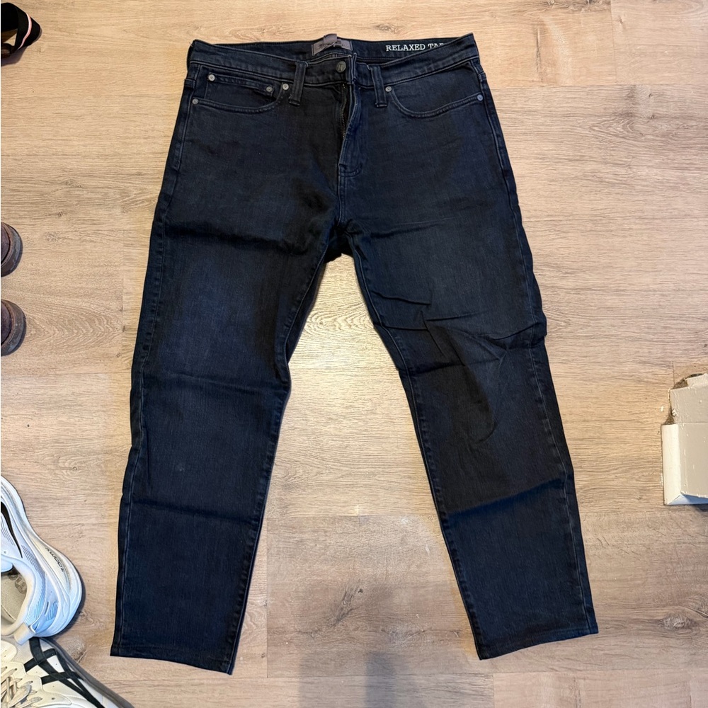 Madewell Men's Relaxed Taper Jeans in Dark Blue
